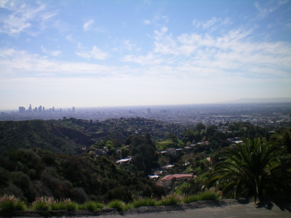 Niebla tóxica desde la colina de Hollywood en Los Angeles